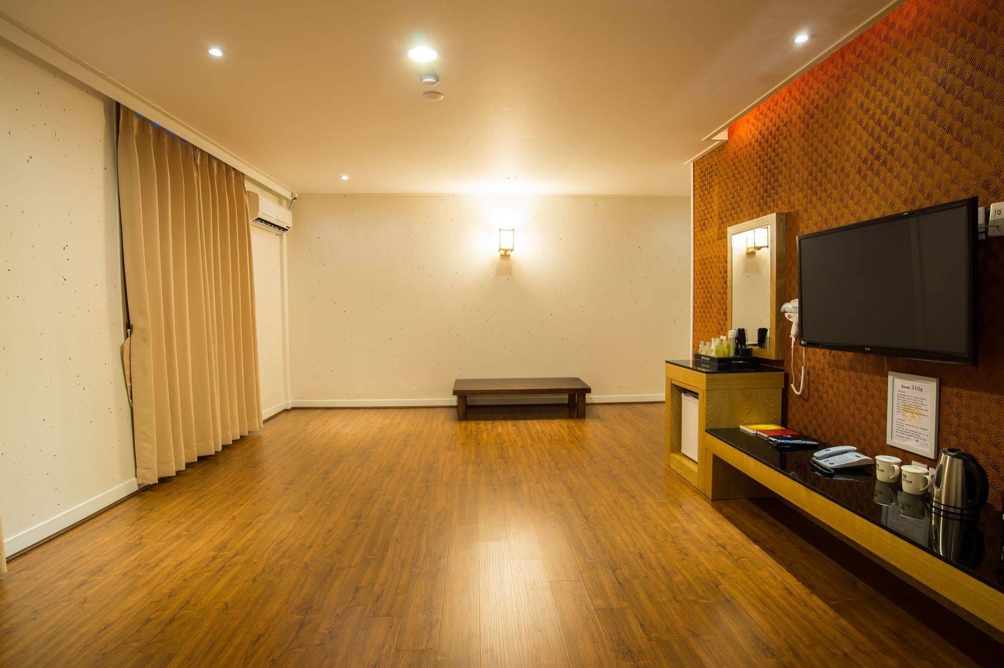 Pungnam Tourist Hotel Чонджу Екстер'єр фото